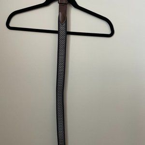 Men's Vineyard Vine whale belt size 32